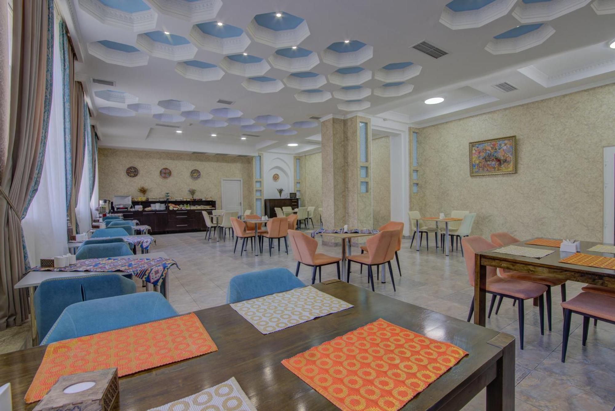 Shah Palace Hotel Bishkek Exterior foto
