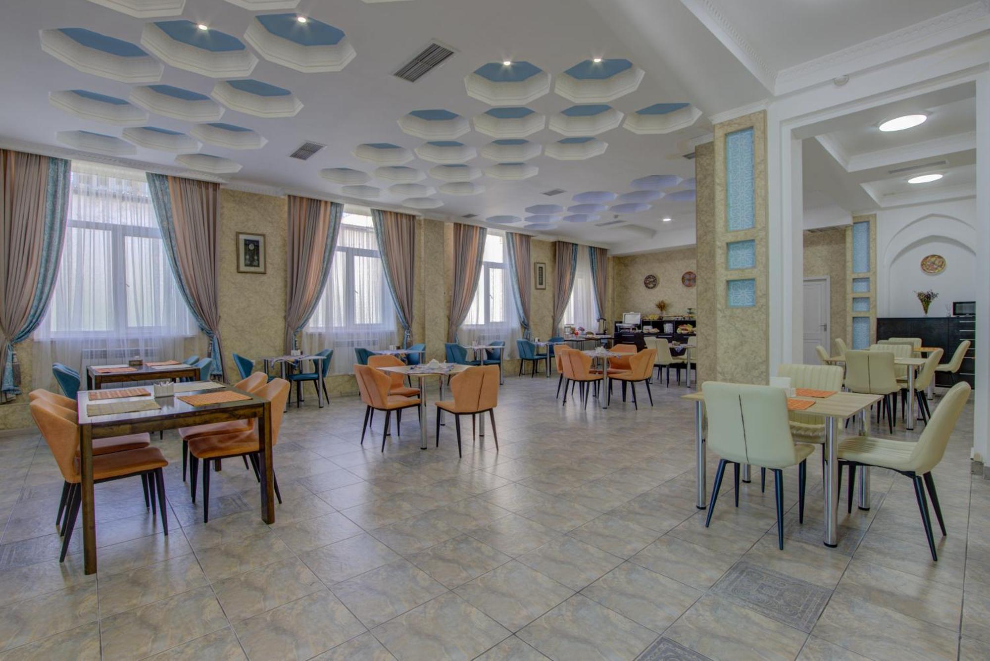 Shah Palace Hotel Bishkek Exterior foto